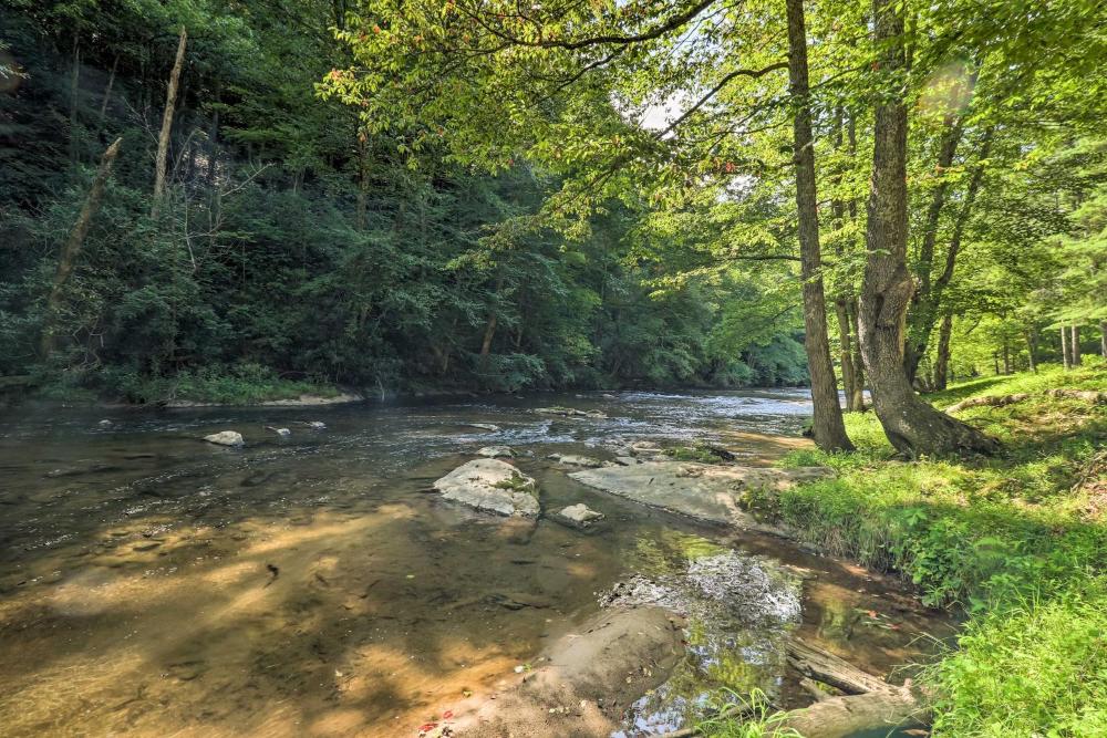 Little River Access! Outdoorsy Getaway in Sparta